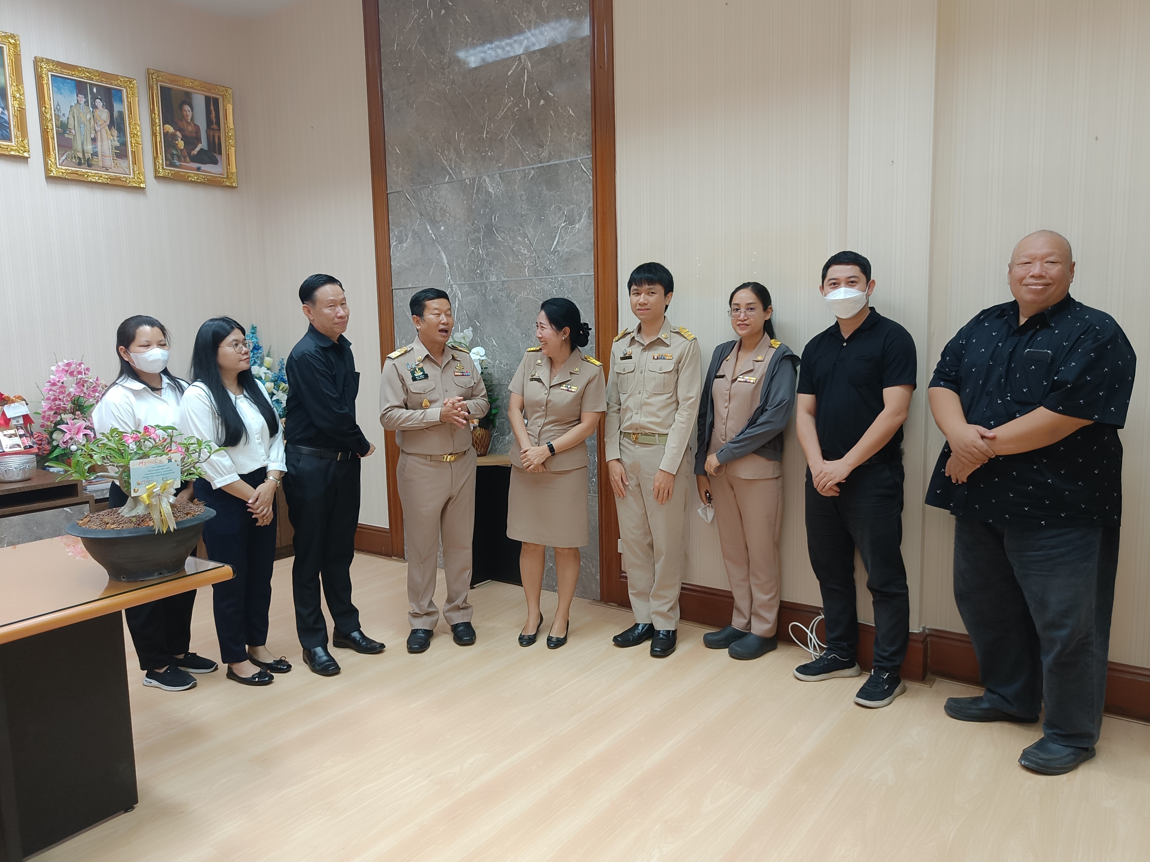 title - กลุ่มพัฒนาระบบบริหาร สำนักงานการปฏิรูปที่ดินเพื่อเกษตรกรรม (กพร. ส.ป.ก.) เข้ากราบไหว้อวยพร ขอพรผู้บริหาร สำนักงานการปฏิรูปที่ดินเพื่อเกษตรกรรม (ส.ป.ก.) เนื่องในเทศกาลขึ้นปีใหม่ 2569